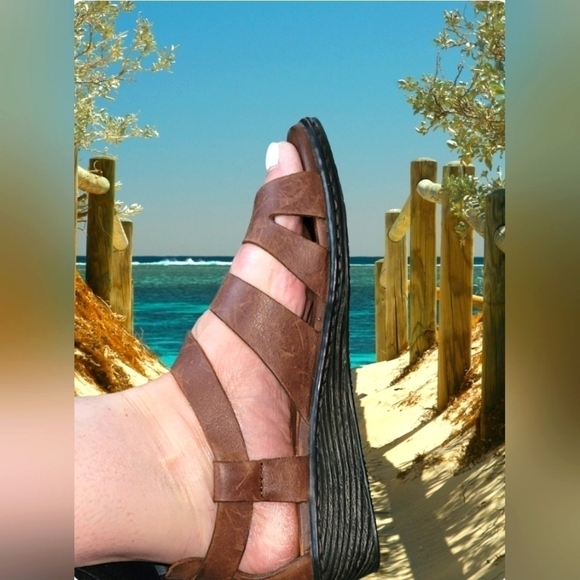 Born Leather Sandals - Picture 1 of 14